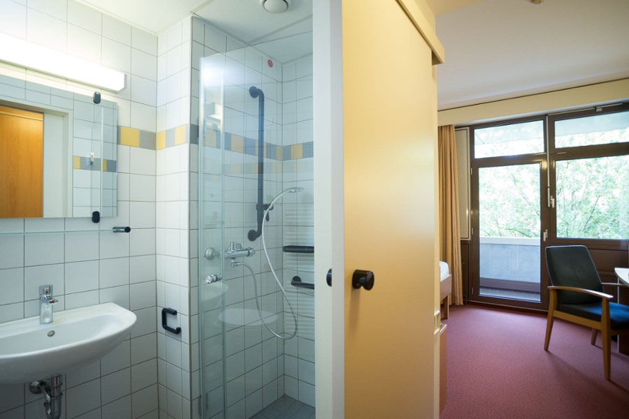 Zimmer mit Badezimmer  Zimmer mit Badezimmer